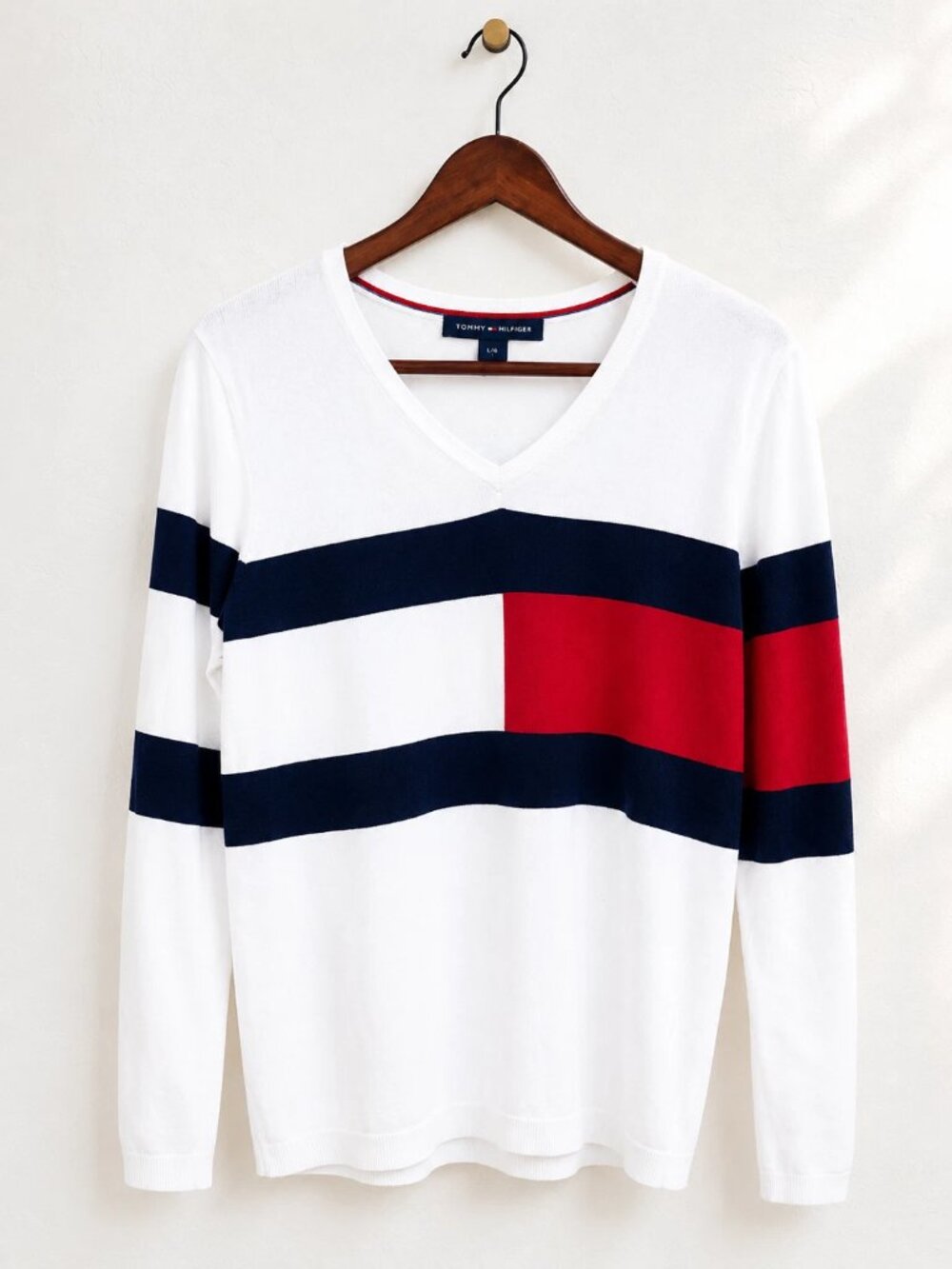 Tommy Hilfiger Women L White Red Blue Flag V-Neck Cotton Knit Sweater